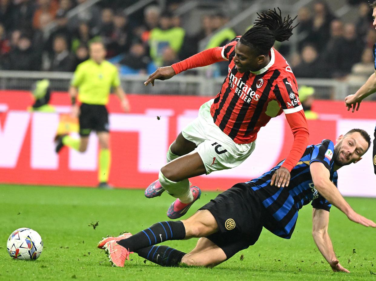 中屡屡陷入 中屡屡陷入