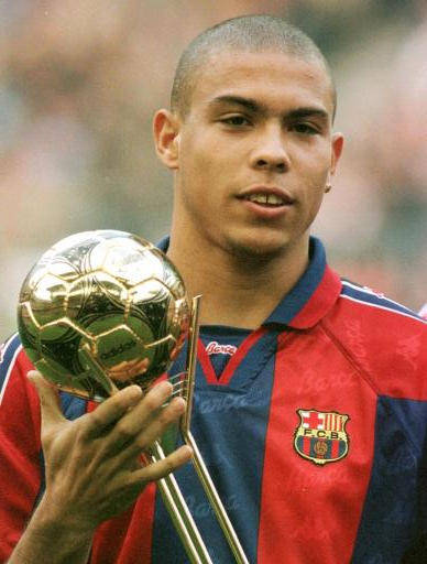 巨人之间的 巨人之间的