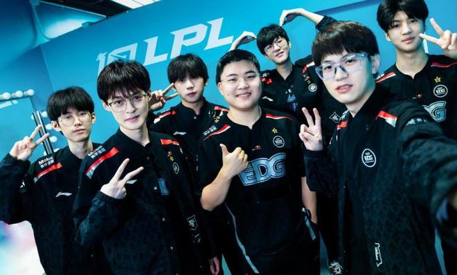 龄球员时非 龄球员时非