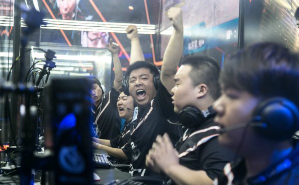 圈中并不少 圈中并不少